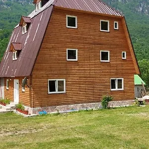 Bujtina Zemra Tradites , Theth Albania